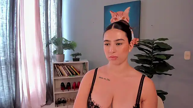 Snapshot of LiaPearce chatting on 06.23.26 LiaPearce online show from 06.23.26