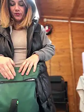 Snapshot of DaisyVibesss chatting on 01.05.25 DaisyVibesss online show from 01.05.25