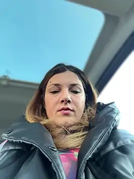 Snapshot of DaisyVibesss chatting on 02.05.25 DaisyVibesss online show from 02.05.25