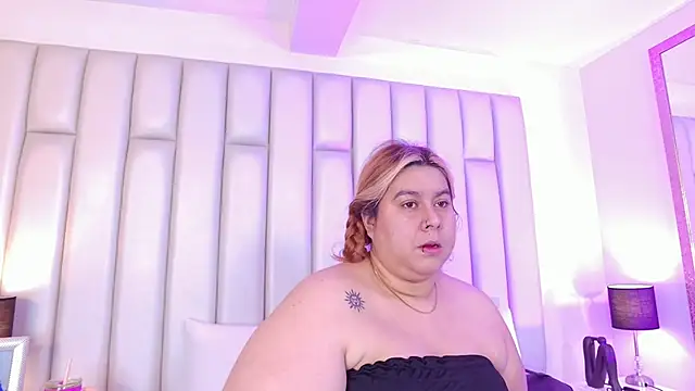 aandreaperez online show from 02.16.26