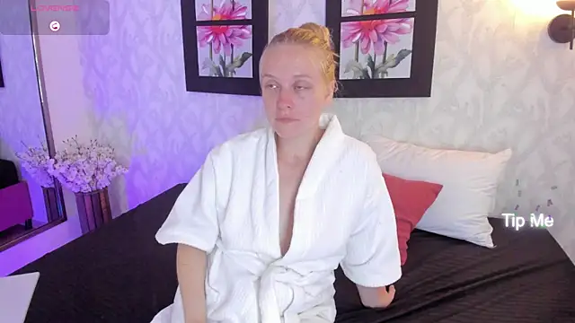 EmilySumer online show from 03.20.25