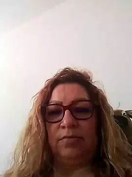 Snapshot of gisela27 chatting on 01.26.25 gisela27 online show from 01.26.25