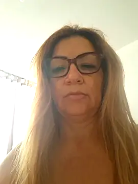 Snapshot of gisela27 chatting on 04.26.26 gisela27 online show from 04.26.26
