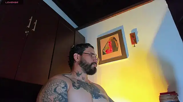 Snapshot of CamiloGray_ chatting on 04.28.26 CamiloGray online show from 04.28.26