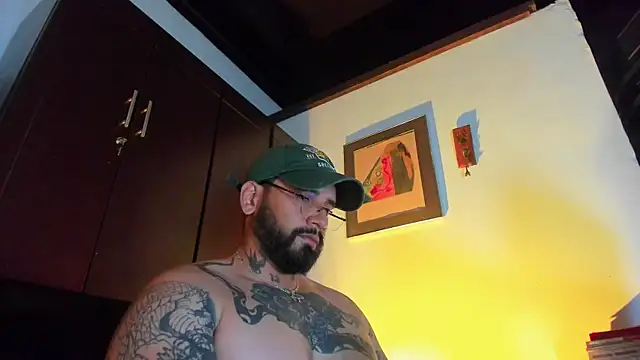 Snapshot of CamiloGray_ chatting on 05.15.26 CamiloGray online show from 05.15.26