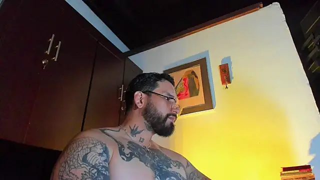 Snapshot of CamiloGray_ chatting on 05.27.26 CamiloGray online show from 05.27.26