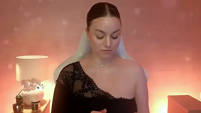 Snapshot of MilaFleur chatting on 02.24.26 MilaFleur online show from 02.24.26