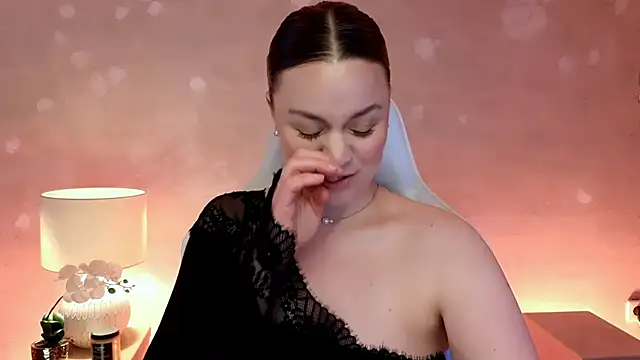 Snapshot of MilaFleur chatting on 02.27.26 MilaFleur online show from 02.27.26