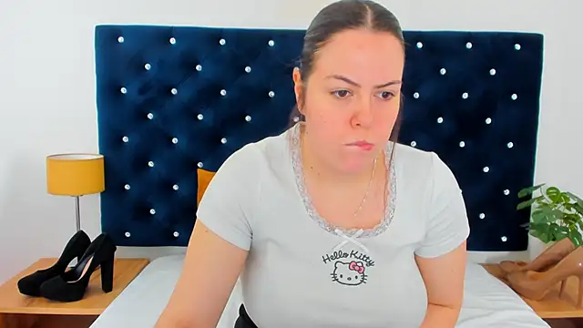 Snapshot of EvaLick chatting on 02.03.26 EvaLick online show from 02.03.26