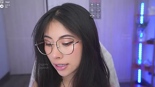 Snapshot of Gigi_ohlala chatting on 09.12.25 Gigi ohlala online show from 09.12.25