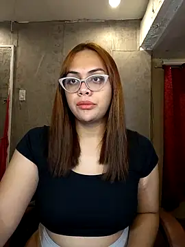 Snapshot of _MissKhimberlyXxx_ chatting on 04.19.26 MissKhimberlyXxx online show from 04.19.26