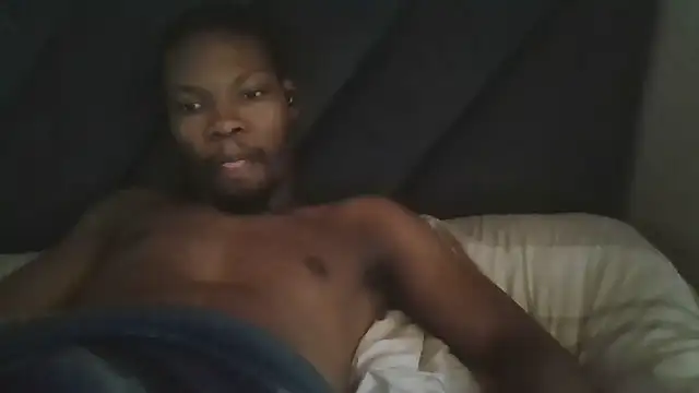 Snapshot of Malibongwe17 chatting on 12.19.25 Malibongwe17 online show from 12.19.25