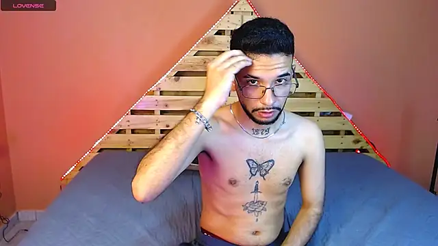 Snapshot of sexxgods chatting on 01.24.25 sexxgods online show from 01.24.25