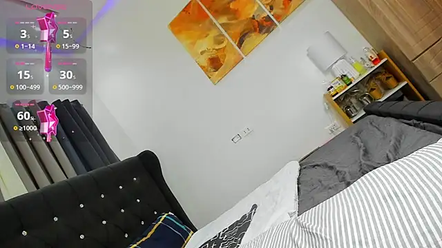 Snapshot of Divine___Eloeura chatting on 03.11.25 Divine   Eloeura online show from 03.11.25