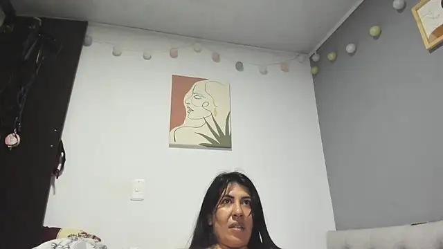 aisha latina online show from 12.16.24