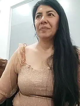 aisha latina online show from 03.04.25