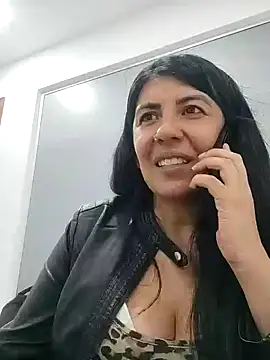 aisha latina online show from 03.07.25