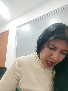 aisha latina online show from 09.17.25