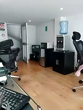 aisha latina online show from 12.02.25