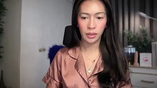 Snapshot of Jasmine_Elcock chatting on 05.18.26 Jasmine Elcock online show from 05.18.26