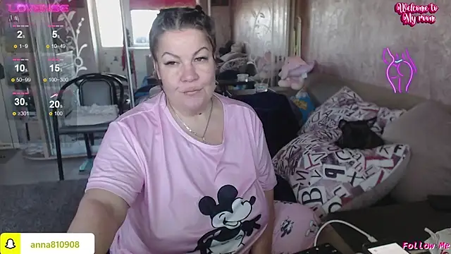 Snapshot of femme_fatale1 chatting on 10.30.25 femme fatale1 online show from 10.30.25