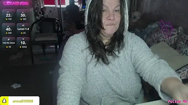 Snapshot of femme_fatale1 chatting on 12.14.25 femme fatale1 online show from 12.14.25