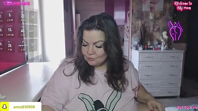 Snapshot of femme_fatale1 chatting on 12.21.25 femme fatale1 online show from 12.21.25