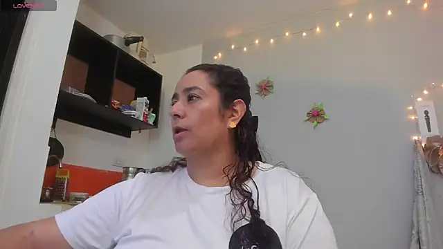 agathaxxx-69 online show from 02.15.25