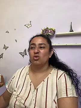 Snapshot of agathaxxx-69 chatting on 04.15.26 agathaxxx-69 online show from 04.15.26