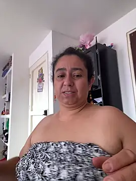 Snapshot of agathaxxx-69 chatting on 06.18.26 agathaxxx-69 online show from 06.18.26