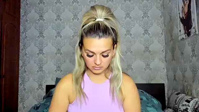 NicoletMoore online show from 10.14.25