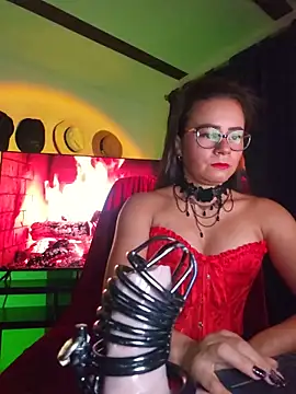 Snapshot of MistressSlut1 chatting on 06.06.26 MistressSlut1 online show from 06.06.26