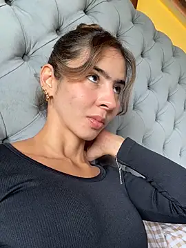 Snapshot of RouseColins chatting on 10.10.25 RouseColins online show from 10.10.25