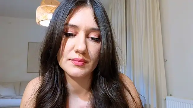 diamond desiree online show from 02.04.25