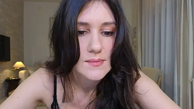 Snapshot of diamond_desiree chatting on 06.01.26 diamond desiree online show from 06.01.26