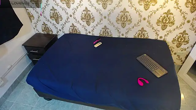 KARATIBBY COX online show from 03.04.26