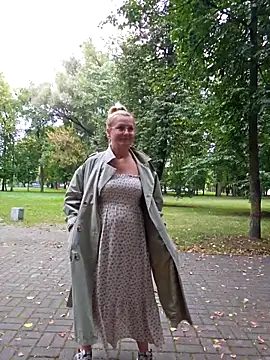 Snapshot of Marushka chatting on 09.17.25 Marushka online show from 09.17.25