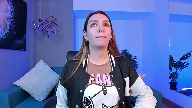 miataylorr1 online show from 11.13.25