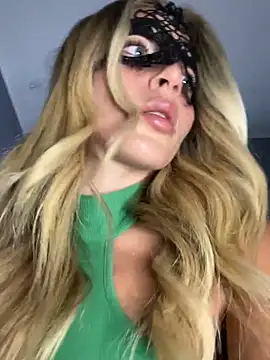 Snapshot of Alba_bianca chatting on 12.21.24 Alba bianca online show from 12.21.24