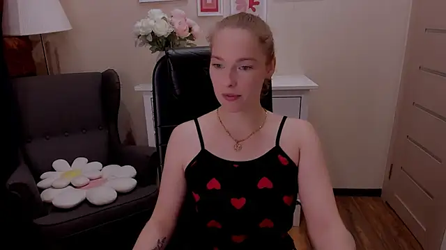  fiona Love online show from 11.15.25