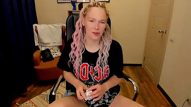  fiona Love online show from 03.16.26