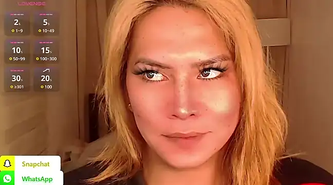 Snapshot of QUEEN_GIAMOORE69 chatting on 12.20.24 QUEEN GIAMOORE69 online show from 12.20.24