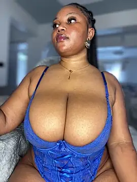 Snapshot of Hyra_Ari chatting on 03.04.26 Hyra Ari online show from 03.04.26