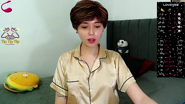Snapshot of Salsallita chatting on 04.19.26 Salsallita online show from 04.19.26