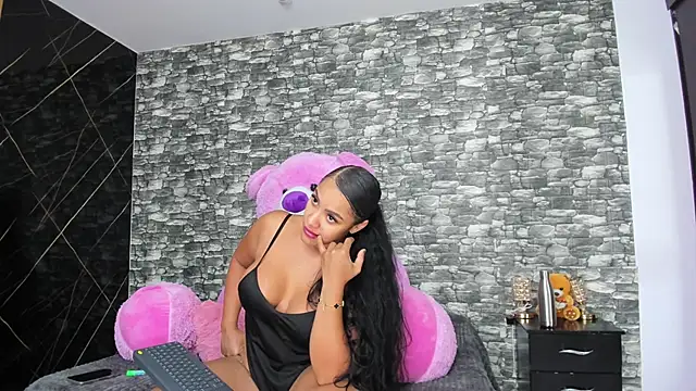 HeidyWillss online show from 02.13.25