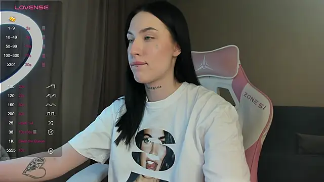 JenniferQueen11 online show from 01.11.25