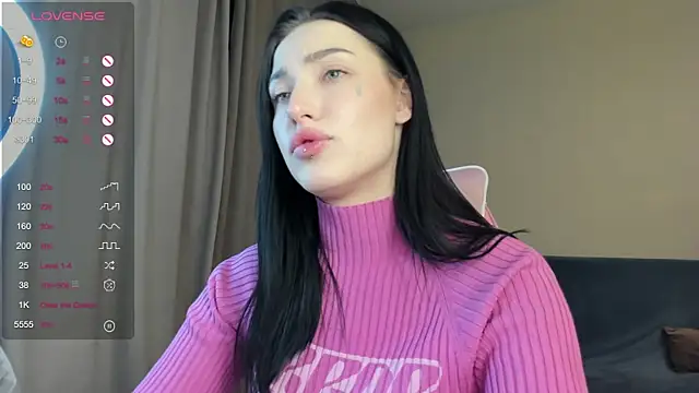 JenniferQueen11 online show from 02.02.25