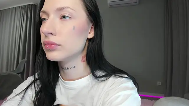 JenniferQueen11 online show from 09.19.25