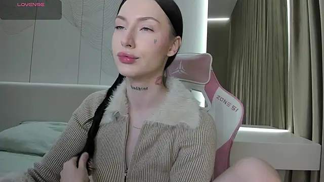 JenniferQueen11 online show from 05.22.26