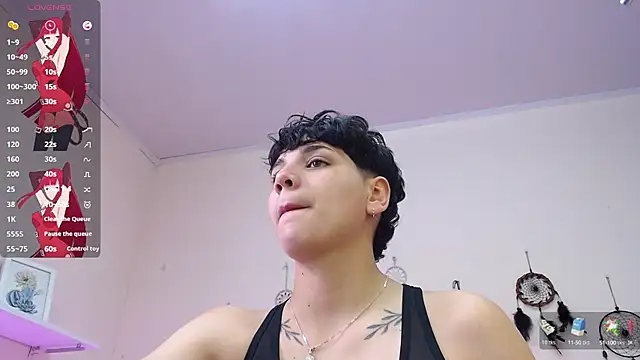 Snapshot of bad_giirl_ chatting on 12.17.24 bad giirl  online show from 12.17.24